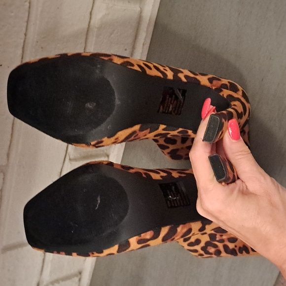 JustFab Yuki Animal Print Faux Suede Zip Up Boots. Size 6 - Picture 7 of 9